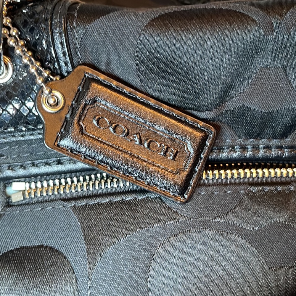 Authentic Coach Handbag - Picture 9 of 12